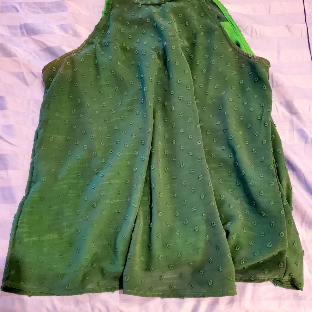 Green Top - Picture 5 of 7